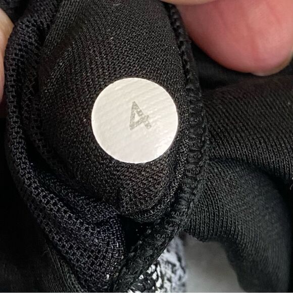 LULULEMON CIRCUT BREAKER SPORTS BRA - Picture 5 of 7